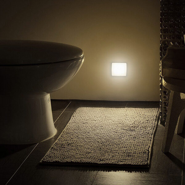 Motion sensor night light – view 5