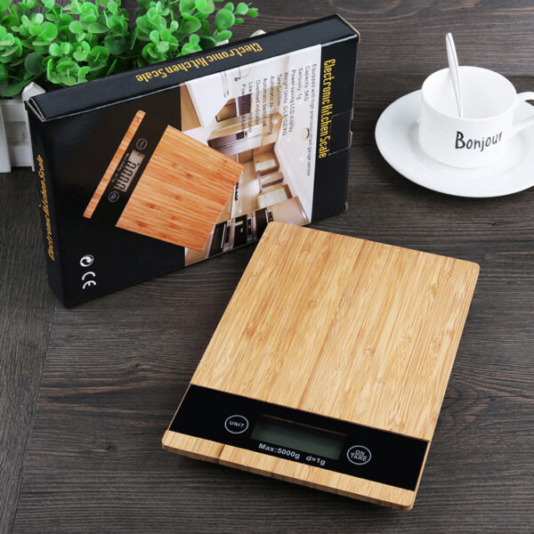 Digital kitchen scale – view 3