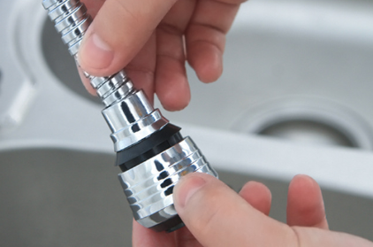 Faucet Extender & Splash Guard for Sinks – view 3