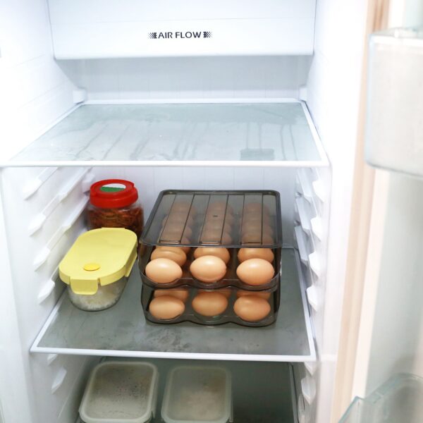 Rolling egg dispenser – view 3